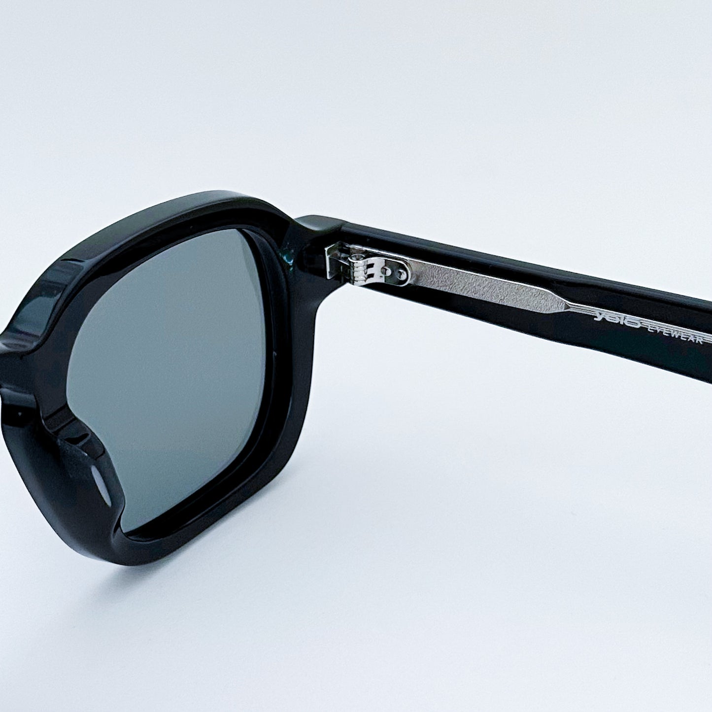 ROKA BLACK
