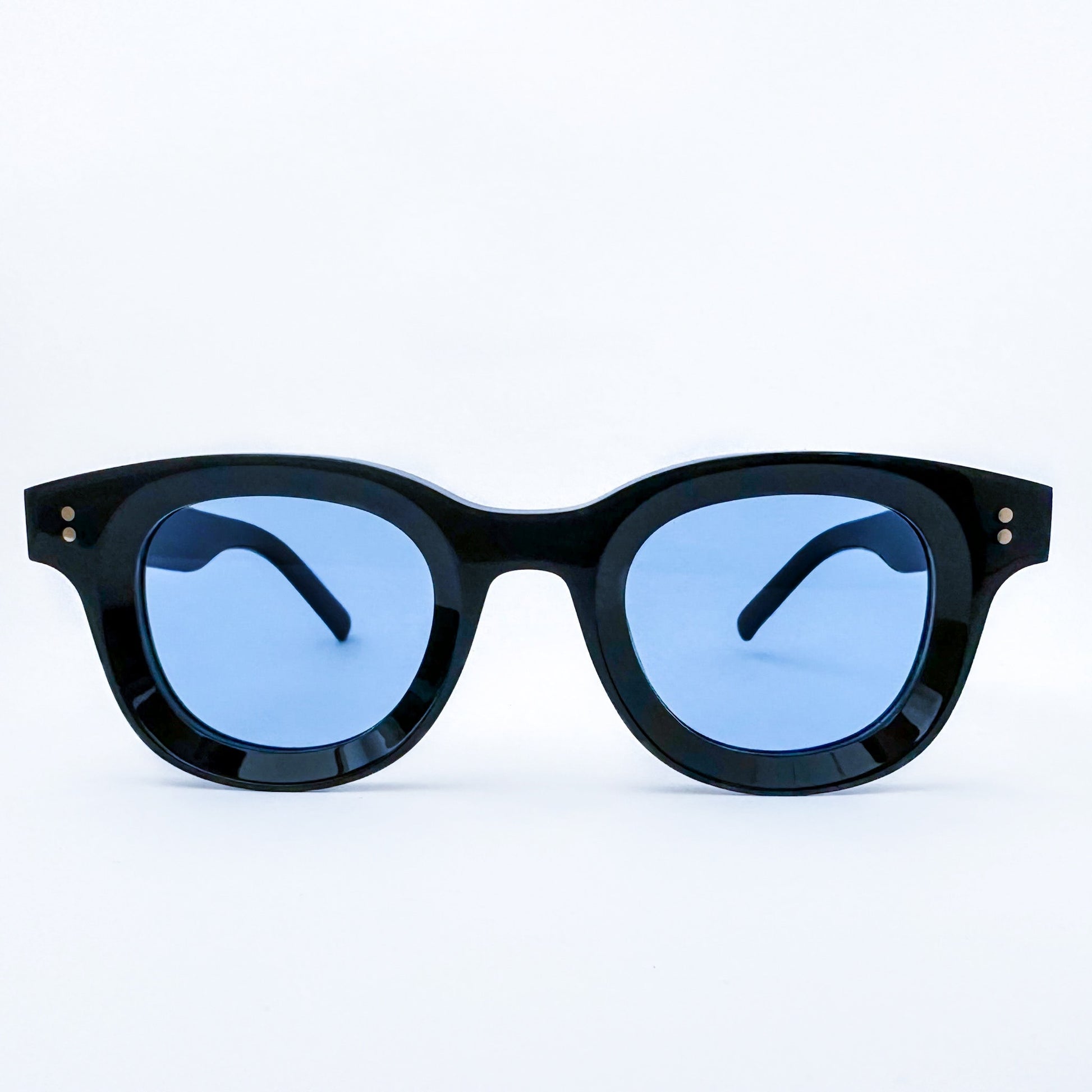 Lentes de Sol Azul con armazón negro de Acetato Italiano Mazzucchelli